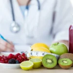 Nutrição ou Nutrologia: saiba as diferenças e como escolher